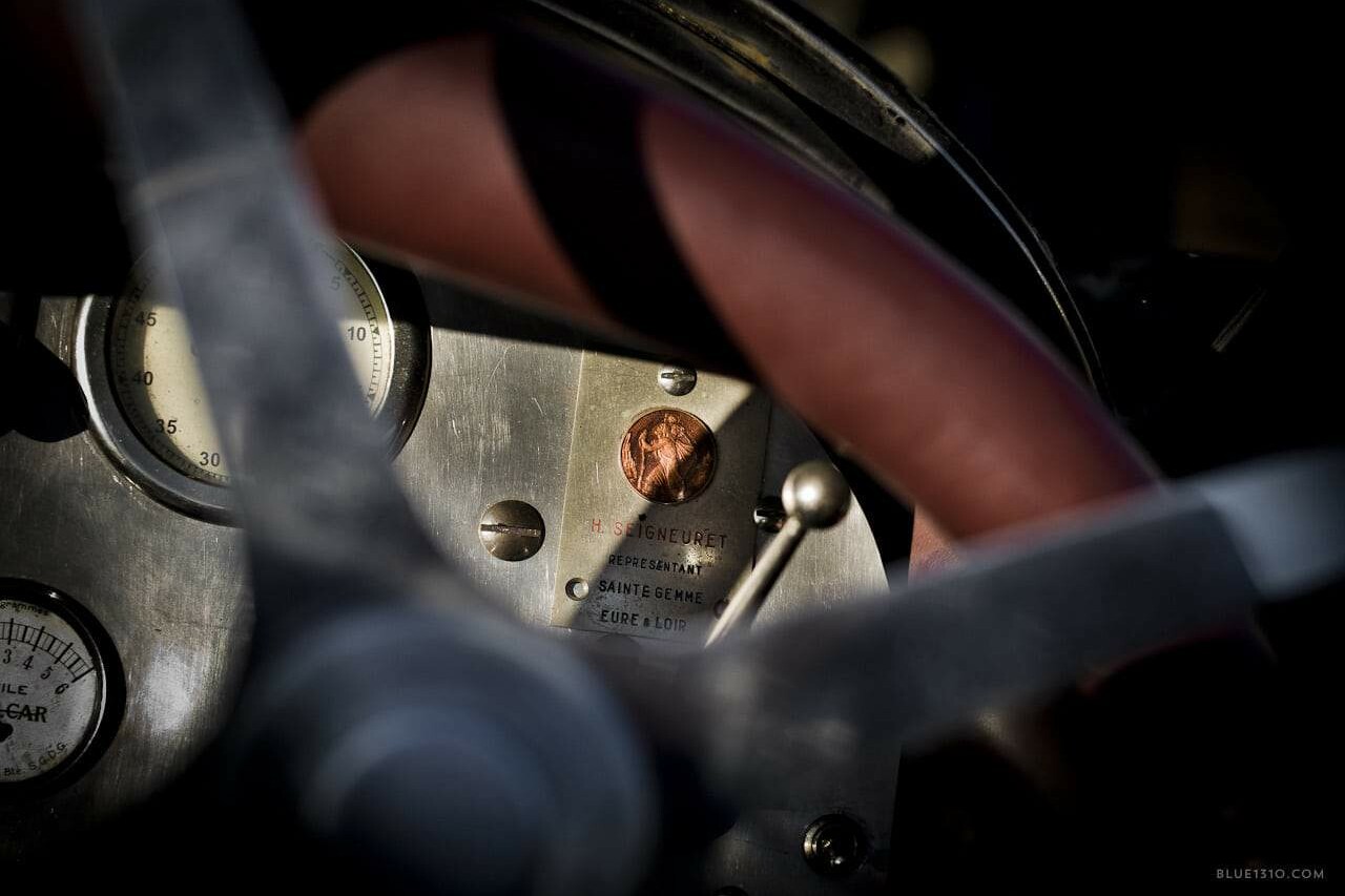 automobile-voiture-photographe-photo-reportage-Blue1310-agence-de-communication-branding-graphiste-annecy-paris-geneve