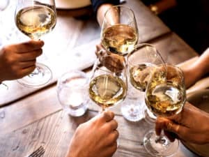 Création de l'identité visuelle du célèbre bar à vin Le cercle des Arômes à Colmar en Alsace
