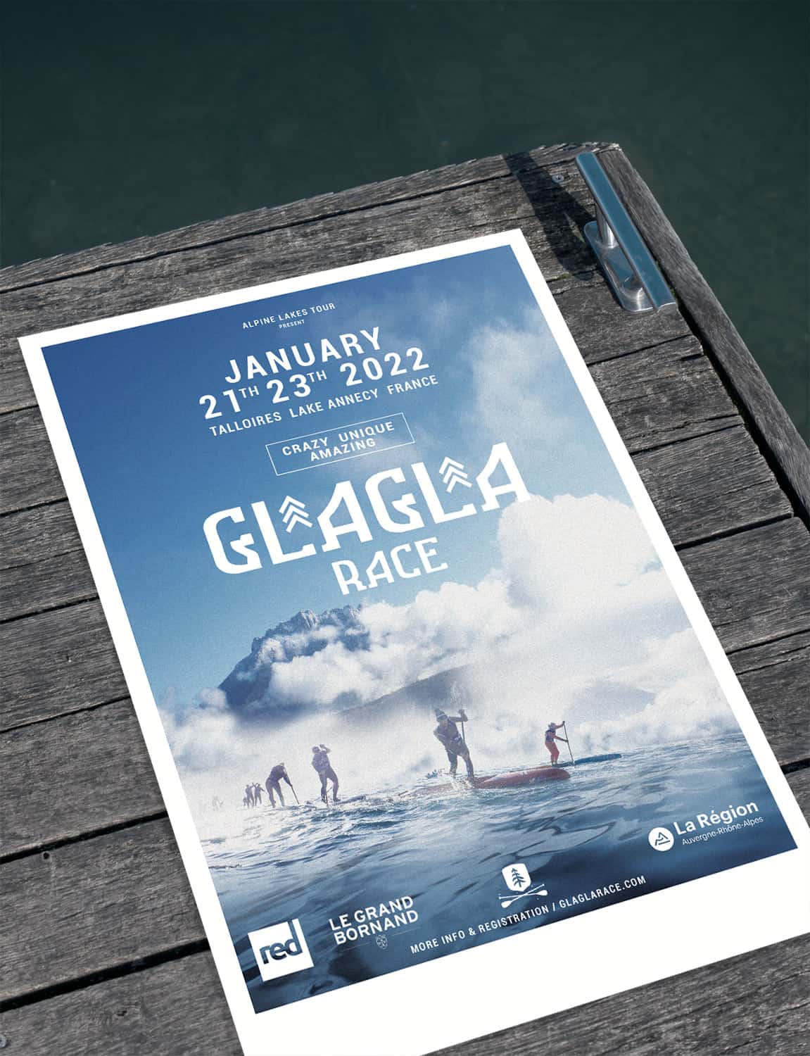 Creation de l'affiche Glagla Race 2022. La GlaGla Race est une course populaire de paddle organisée sur le lac d'annecy en plein hiver ! Au départ du joli village de Talloires. - Blue1310 agence de communication - graphiste - à Annecy en Haute Savoie