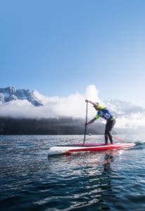 Reportage photo de la Glaglarace. Cette magnifique manifestation de paddle qui rassemble sur le Lac d'Annecy plus de 700 participants venu du monde entiers. Photographe reportage à Annecy