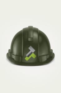 Casque de chantier vert et logo de l'entreprise Tecam BTP - identité visuelle création de marque logo - agence Blue1310 Annecy