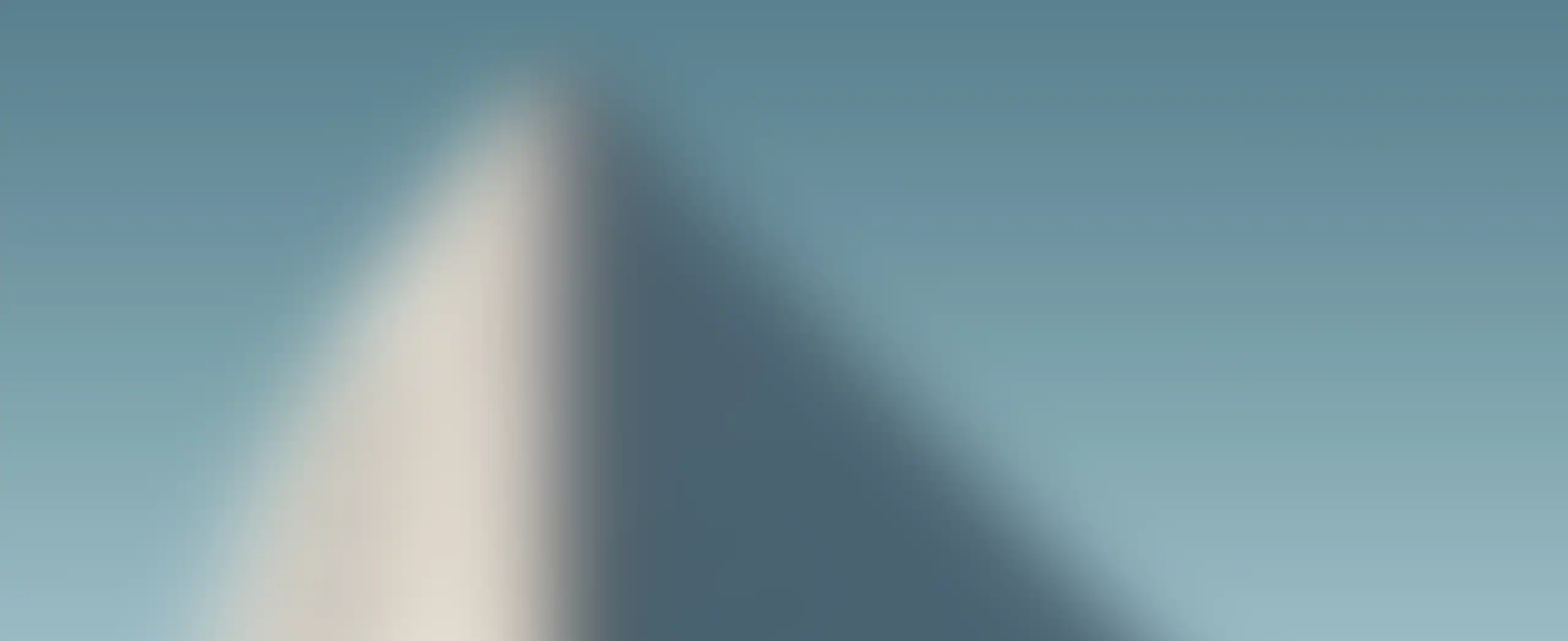 Illustration abstraite évoquant le branding comme outil de compétitivité, la valeur perçue et l’alignement de marque pour Blue1310.