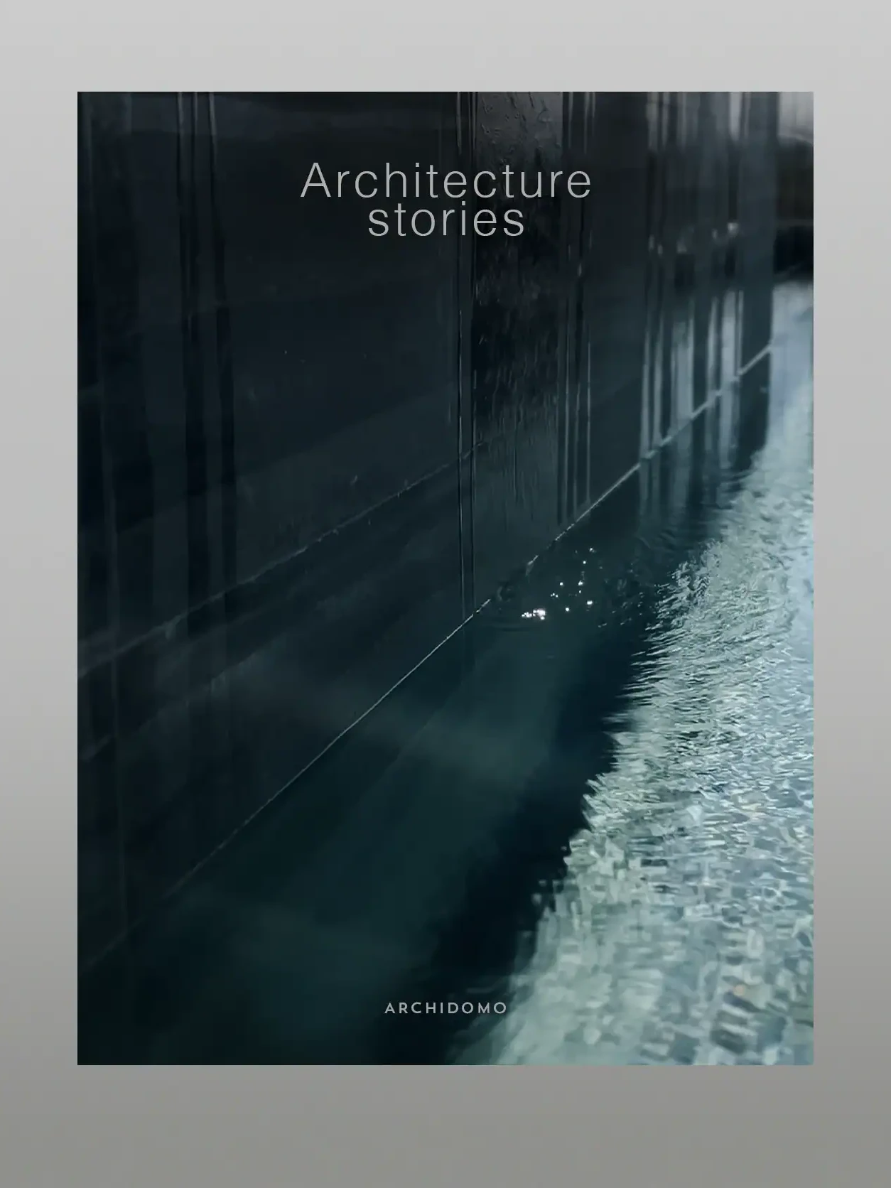 Mur sombre, reflets et lumière dans un espace intérieur